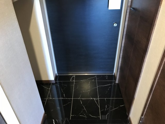 クレヴィスタ綾瀬Ⅱの玄関