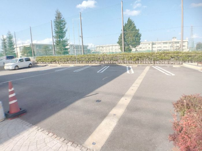 にゅうまごびれっじⅡの駐車場