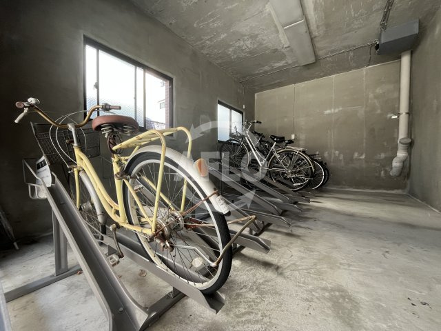 グランシャトーの内装|駐輪場