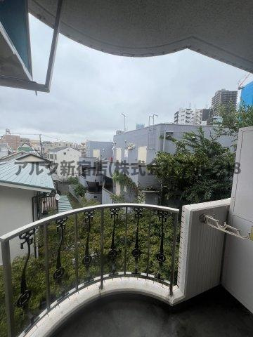 マリオン新宿のバルコニー