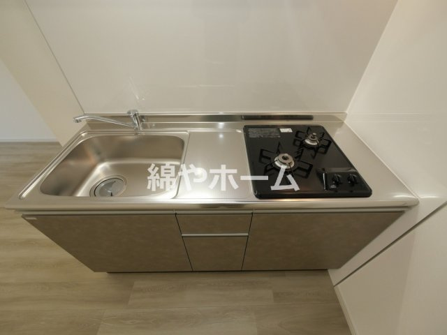 ソリティア鶴見橋のキッチン|コンパクトなキッチンで掃除もラクラク