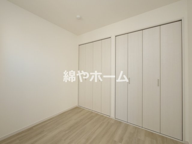 ソリティア鶴見橋の寝室|広くて明るい寝室