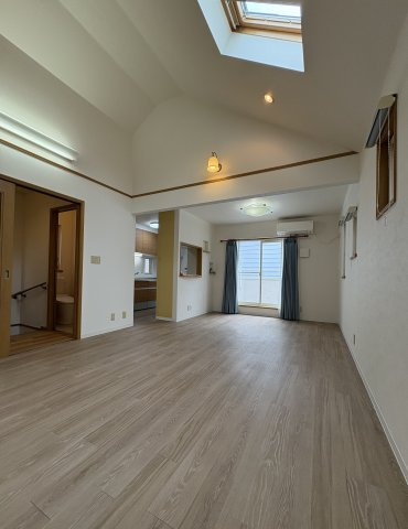 河内長野市木戸2丁目戸建の居間・リビング