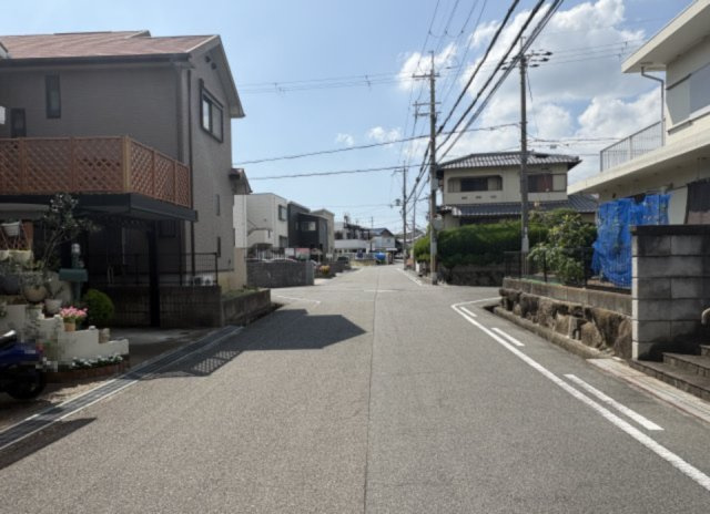 河内長野市木戸2丁目戸建の前面道路含む現地写真