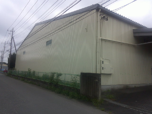 日高市大字原宿の倉庫の外観