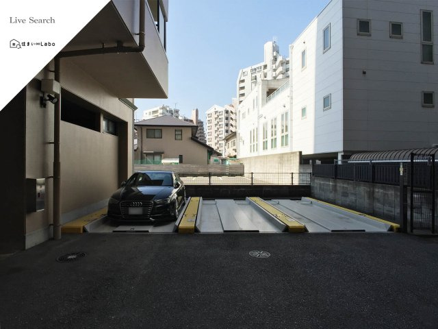 トゥールモンド高宮の駐車場