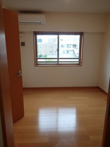 マチュリティ小石川の洋室