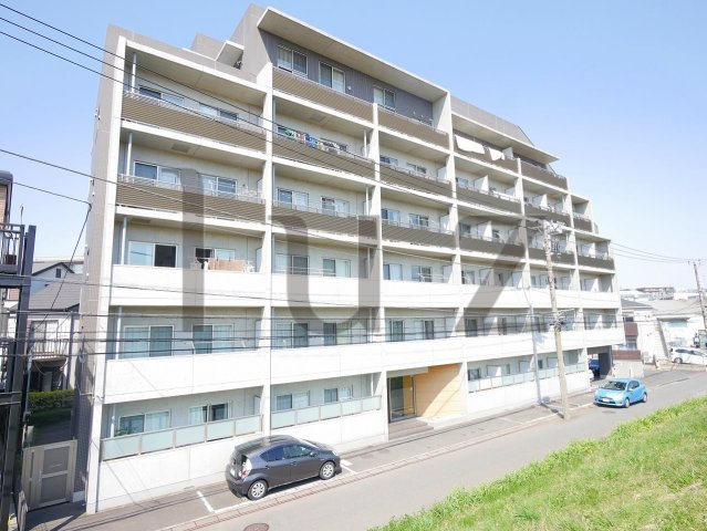 アンビエンテ横浜鴨居の外観