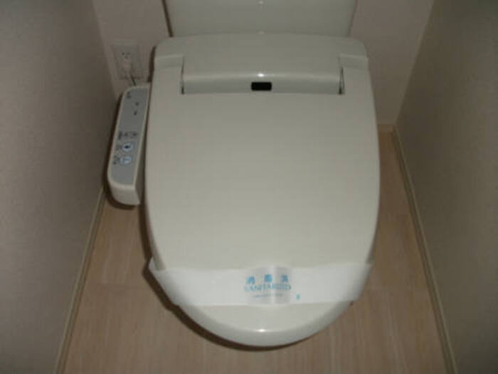 ディアコート草津のトイレ|102:ﾄｲﾚ(温水洗浄便座)