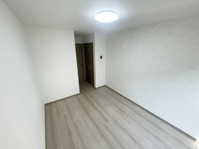 【寝室】 | ガルネリ鶴ヶ峰 | 家具を配置しやすい人気の間取りです♪