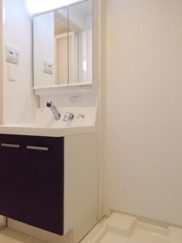 ヴィオラ　Ｎの洗面所