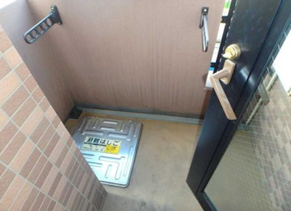 アピス三軒茶屋　LUUP導入　角部屋　オートロックのバルコニー