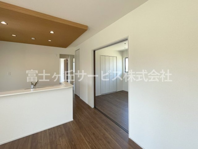 【その他】 | 菊川市下平川 4期 新築一戸建て | 使いやすいリビングです