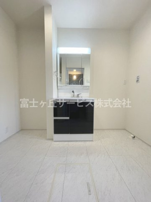 【独立洗面台】 | 菊川市下平川 4期 新築一戸建て | 独立洗面台です