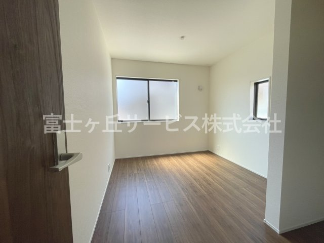 【洋室】 | 菊川市下平川 4期 新築一戸建て | 洋室です