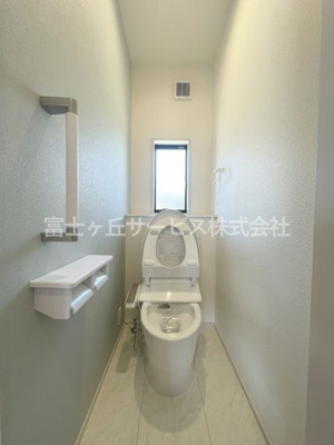【トイレ】 | 菊川市下平川 4期 新築一戸建て | トイレです