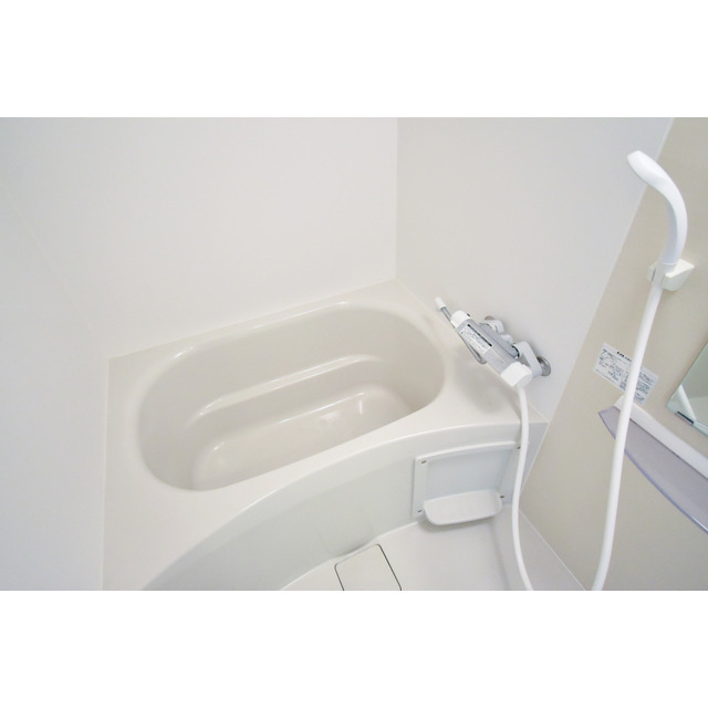 SERENiTE本町refletの浴室