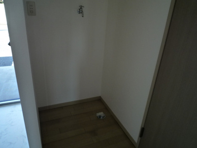 【別室参考写真】洗濯機置場