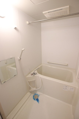 一人暮らしにも嬉しいバス・トイレ独立設計♪