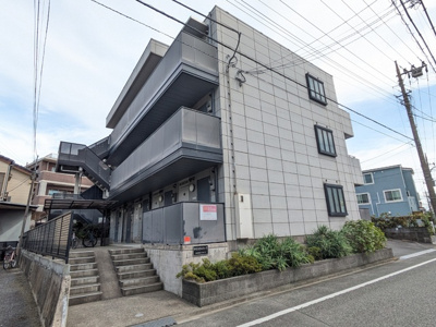 ☆鉄骨造の3階建てマンション☆