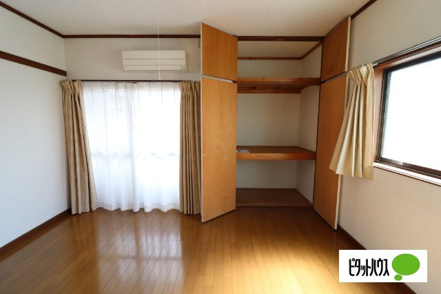 前橋市南町１丁目のアパートの居間・リビング