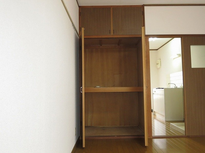 和歌山市里のハイツの収納