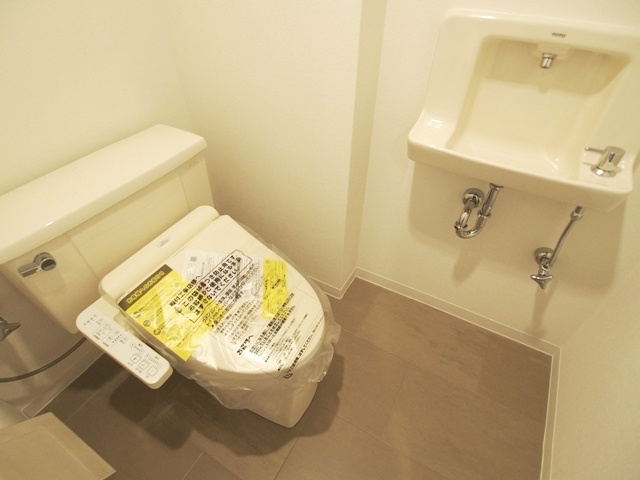 リバーポイントタワーのトイレ|※写真は同タイプ住戸です。