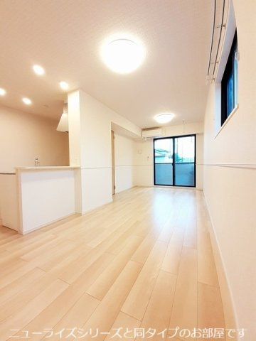 鳥羽町アパートの居間・リビング