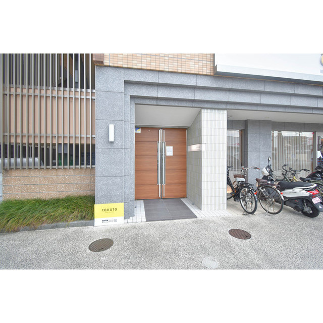 articlesのエントランス