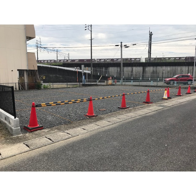 只越駐車場の駐車場