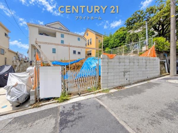 横浜市港北区新吉田東１丁目の新築一戸建の外観|同仕様物件もご案内をさせて頂きます。
お車でご自宅まで送迎承ります。