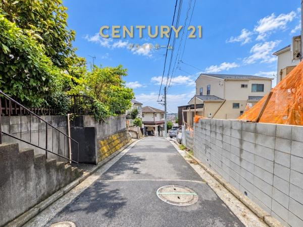 横浜市港北区新吉田東１丁目の新築一戸建の前面道路含む現地写真|周辺物件、周辺環境も合わせてご案内可能です！
お気軽にお問い合わせください。
