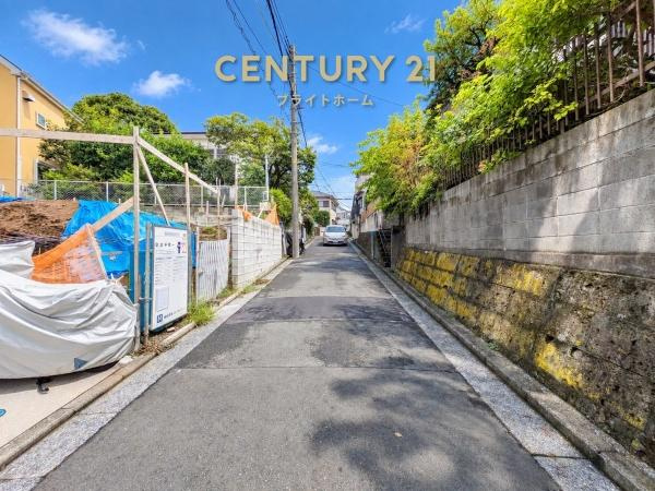 横浜市港北区新吉田東１丁目の新築一戸建の前面道路含む現地写真|閑静な住宅街につき住環境良好です♪
お気軽にお問い合わせください。