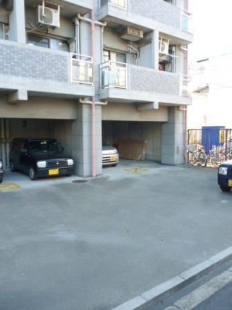 セレストパレの駐車場|★駐車場完備★