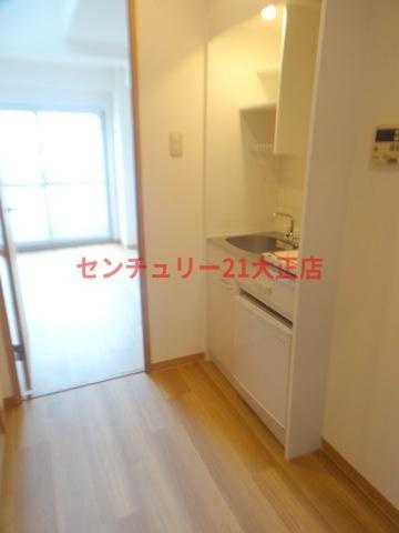 フィエンテ泉尾のエントランス|キッチン部分