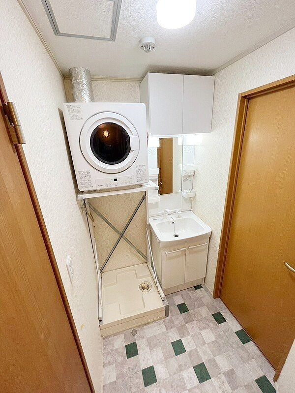 安松ハイツⅡの洗面所|※他号室写真です