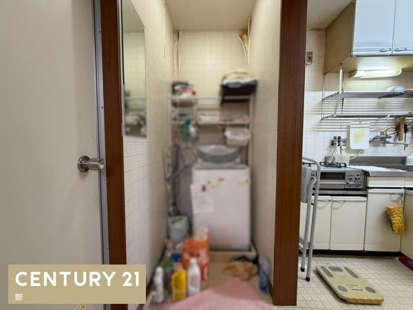 田坂ビルの独立洗面台