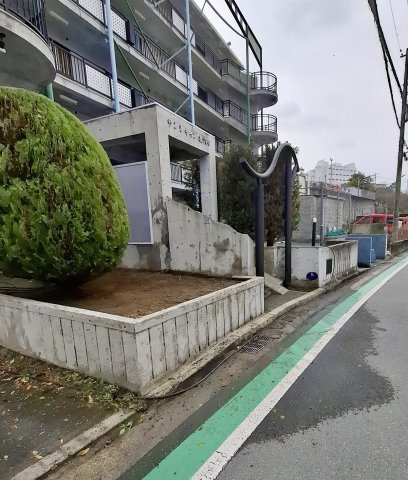 サンシャイン北六甲のエントランス