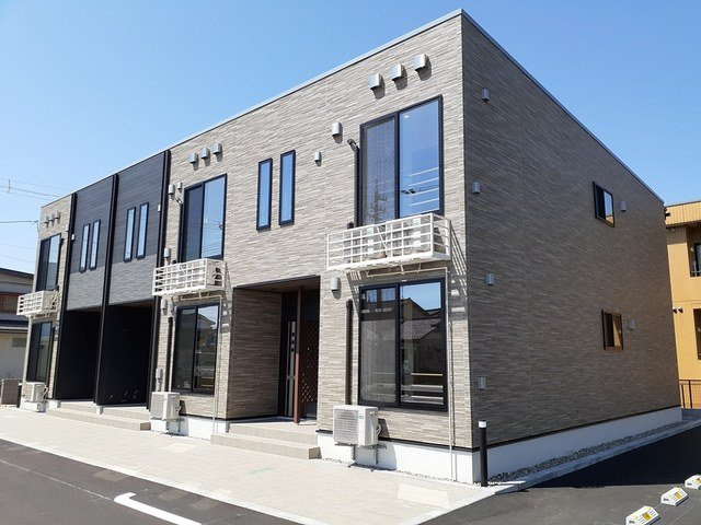 富山市小杉のアパートの外観