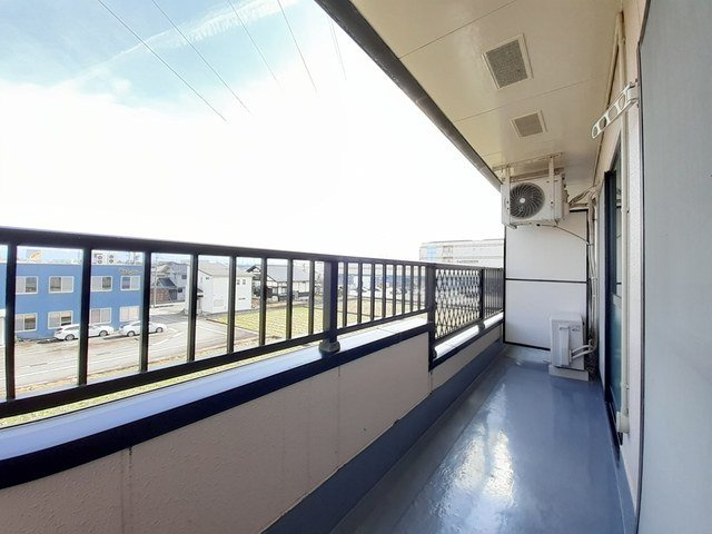 富山市黒瀬の賃貸マンションのバルコニー