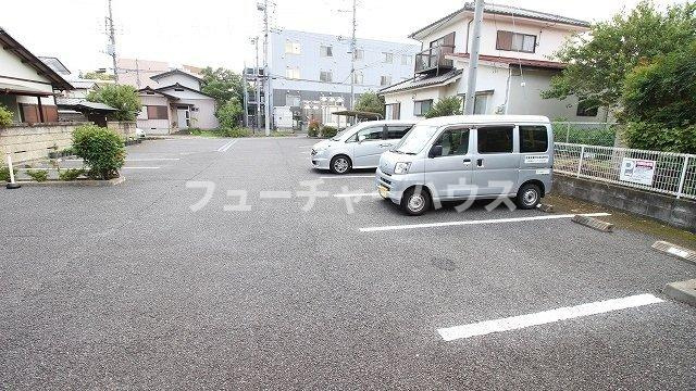 レフィナードＫ　Ⅰの駐車場|駐車場があるので、車を買う予定の方も安心です