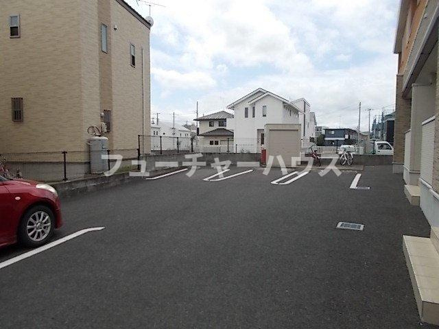 ウィッシュピュア　ハナワの駐車場|駐車スペースもあります
