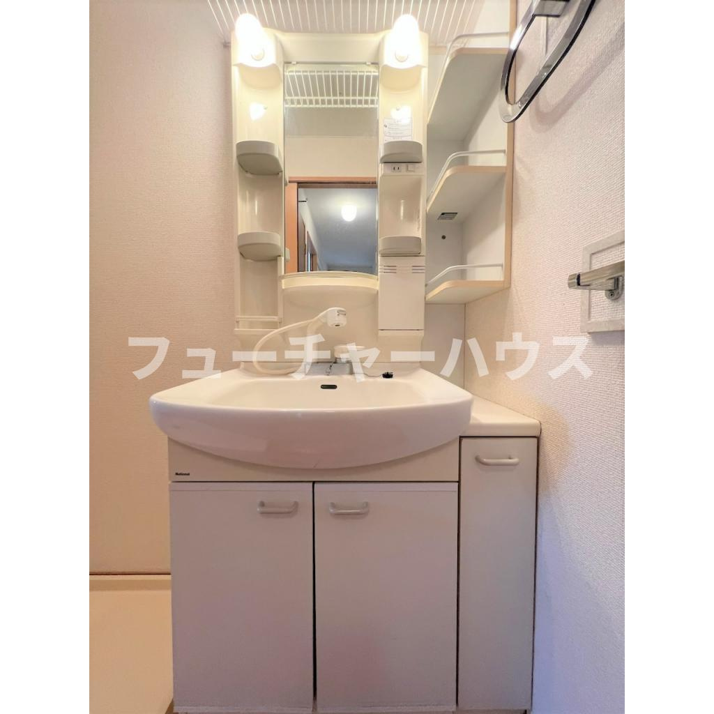 グランシャリオ　Ｃの洗面所|※201号室の参考画像です