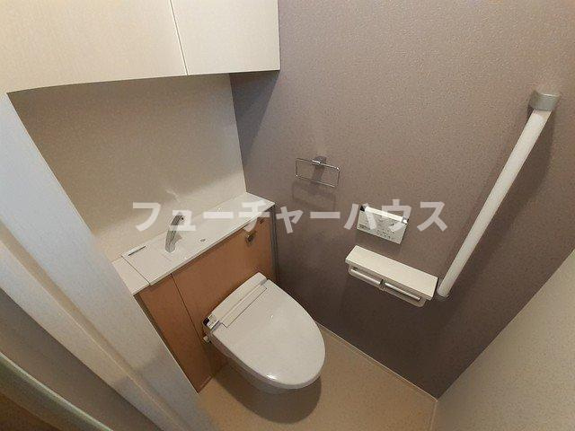 グランソレイユＪのトイレ|ゆったりとした空間のトイレです