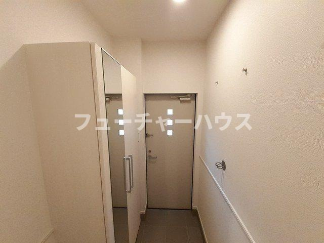 サンセールＡＨの玄関|収納もある玄関です