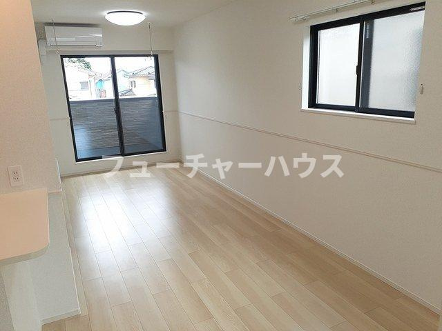 メゾン・ド・フレーシュＡの居間・リビング|こちらの居間で趣味の時間をお楽しみください