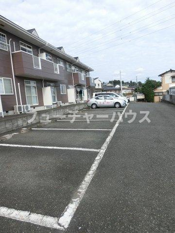 ロマニー平和坂ハイツの駐車場|駐車スペースもあります