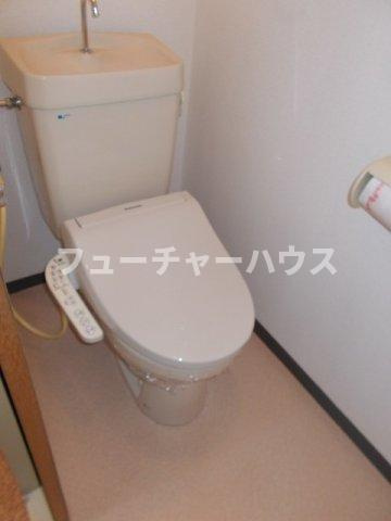ロマニー平和坂ハイツのトイレ|シンプルで使いやすいトイレです