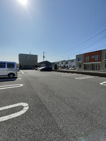 フォルシュの駐車場