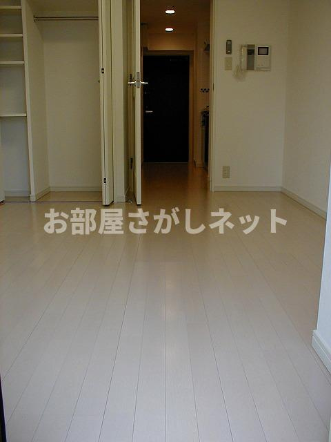ステージファースト三軒茶屋アジールコート【おとり物件なし】の居間・リビング